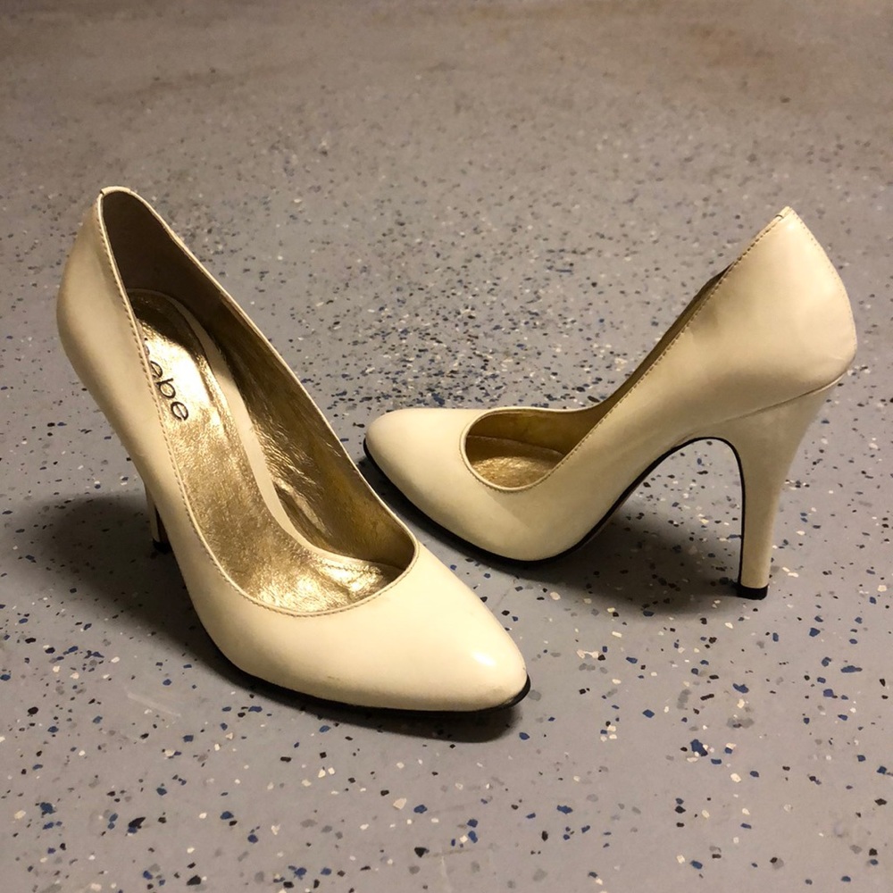Bebe Ivory pumps